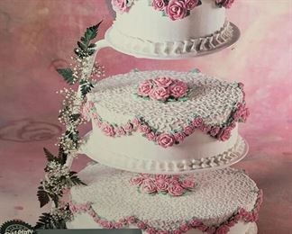 Floating tier cake stand