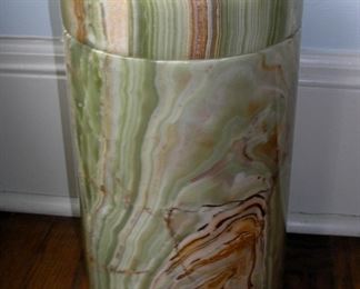 JUST A GORGEOUS LARGE ONYX LIDDED JAR.
