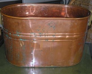ANTIQUE COPPER AND BRASS WASH POT. THIS IS IN VERY NICE CONDITION. MADE BY REVERE