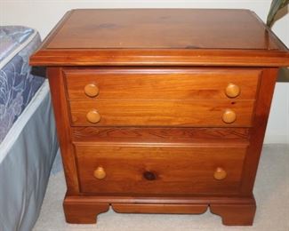 Bassett    W-26   D-17   H-24