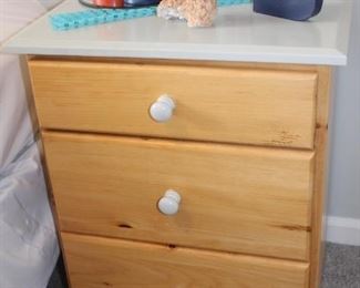 Quantity (2) W-20   D-16   H-25