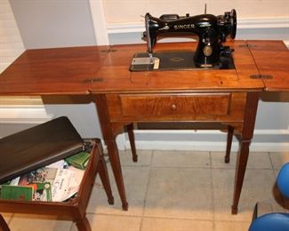Singer model 19-51, working! with bench and accessories