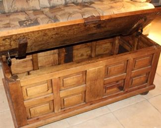 coffee table blanket box
