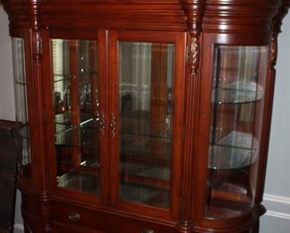 Pulaski "Antiques Roadshow" mahogany china cabinet