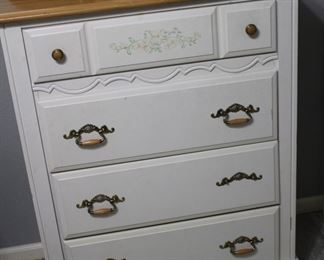 chest of drawers
