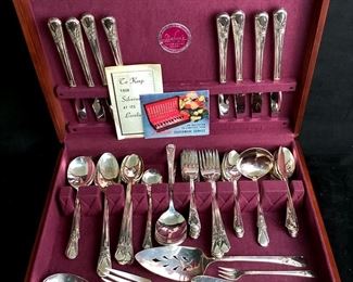 ARRO925 Wm. Rogers Flatware Set