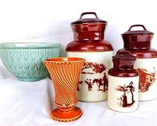 BMMO903 Vintage McCoy Pottery