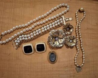 Lot of Costume Vintage Jewelry