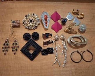 Lot of Vintage Costume Jewelry