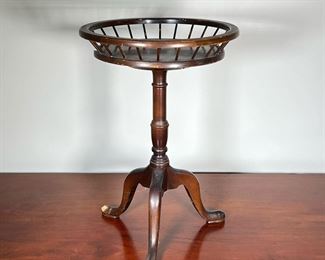 Wood Plant Stand | Plant stand with tripod base. - h. 21 x dia. 14 in