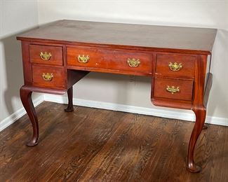 Queen Anne Style Desk | Queen Anne style desk with five drawers and four cabriole legs. - l. 48 x w. 30 x h. 31 in