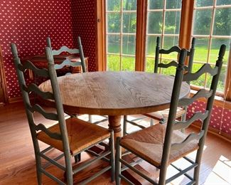 Farm
House style round 4 top kitchen table 