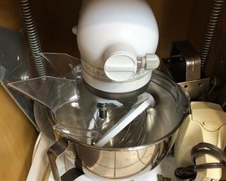 KITCHENAID MIXER