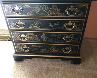 BLACK SMALL CHEST OF DRAWERS