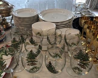 MIKASA FRENCH COUNTRY SIDE PLATES AND SALAD