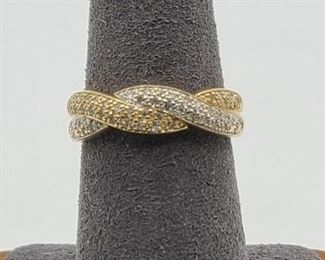 14k Gold Ring with Diamond Chips