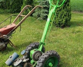 DANDY BOY TOWN & COUNTRY MODEL Y8 GARDEN TRACTOR