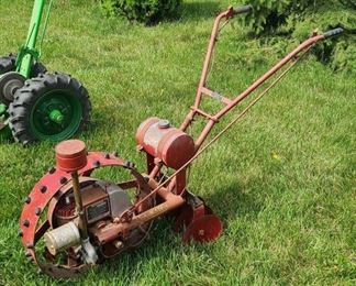 AFM SUBURBANITE N52771 ONE WHEEL GARDEN TRACTOR