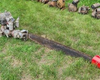 MALL TWO-PERSON CHAINSAW