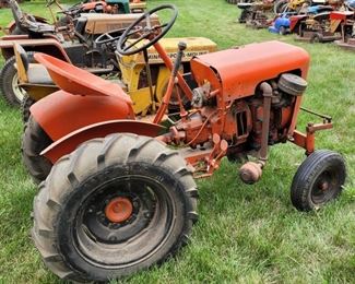 ECONOMY ALL GEAR DRIVE RIDING TRACTOR