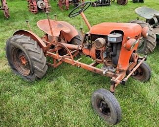 ECONOMY POWER KING RIDING TRACTOR