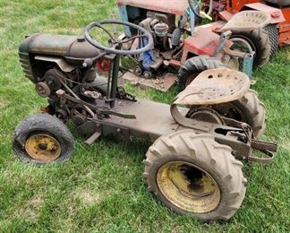 BOLENS 220-01 GARDEN TRACTOR