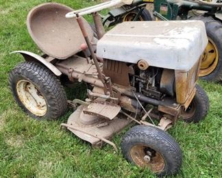 HUSKY 600 RIDING MOWER