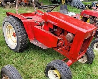 WHEEL HORSE 1054 GARDEN TRACTOR