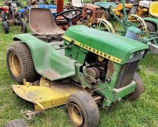 JOHN DEERE 112 LAWN & GARDEN TRACTOR