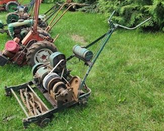 ANTIQUE COLDWELL PUSH MOWER