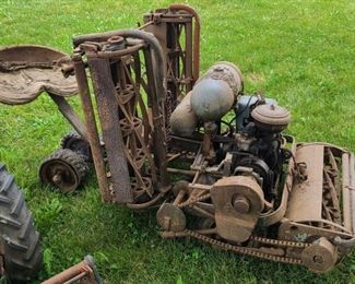 OLD TORO FOLD DOWN WING RIDING MOWER