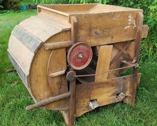 ANTIQUE "THE GEM" GRAIN GRADER FANNING MILL