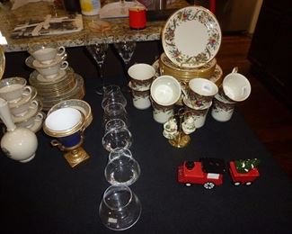 LENOX HOLIDAY TARTAN DINNERWARE