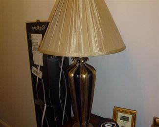DECORATOR FLOOR LAMP