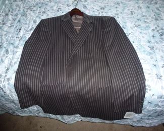 NEW MENS SUIT