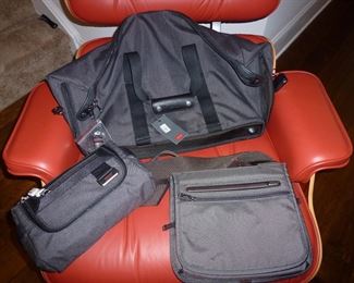NEW TUMI LUGGAGE