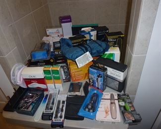 SHAVERS - RAZORS - HOUSEHOLD