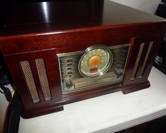 STEREO TURNTABLE COMBINATION