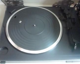 KENWOOD TURNTABLE
