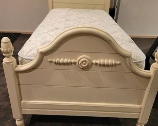 A pair of very gently used Lexington Furniture Twin Poster Beds with Sealy Mattresses.  Made in USA.