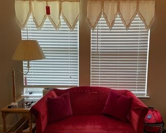 Small couch, lamp table