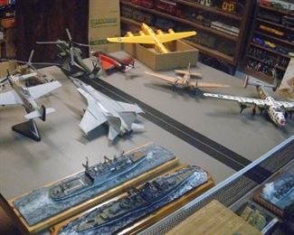 PRO PAINTED AND BUILT MODL MILITATY AIRPLANES, SOME DICAST