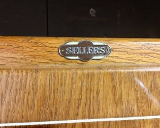 Seller’s nameplate 