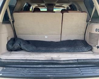 3rd row seats , trailer hitch