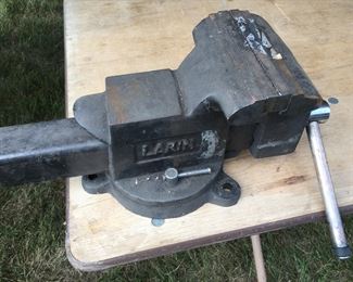 Excellent Lark vise
