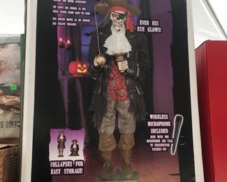 Large Gemma “Dead Eye Drake” animated pirate