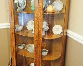 CURVED GLASS CURIO