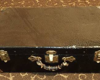 VINTAGE SUITCASE