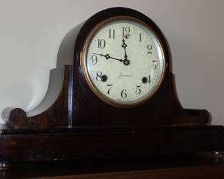 MANTEL CLOCK