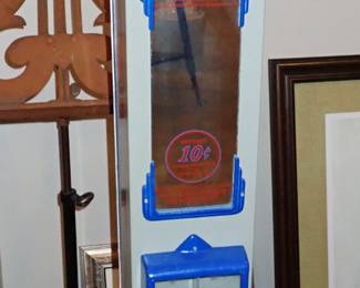 CANDY KING CANDY DISPENSER